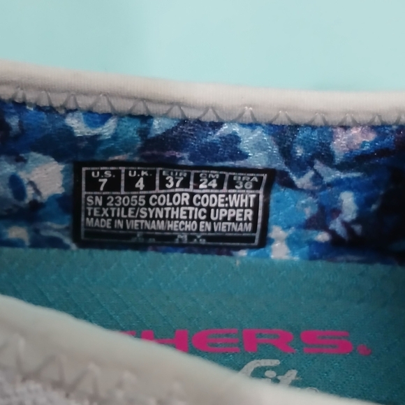 Skechers Women's White Casual Slip On Shoes - Picture 2 of 5